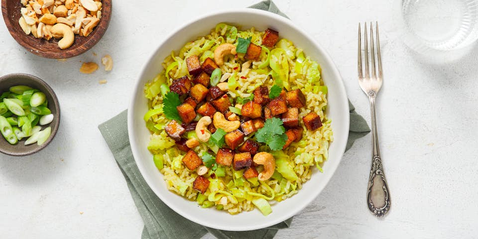 Kruidige rijst met gerookte tofu en cashewnoten | Maaltijdbox recepten
