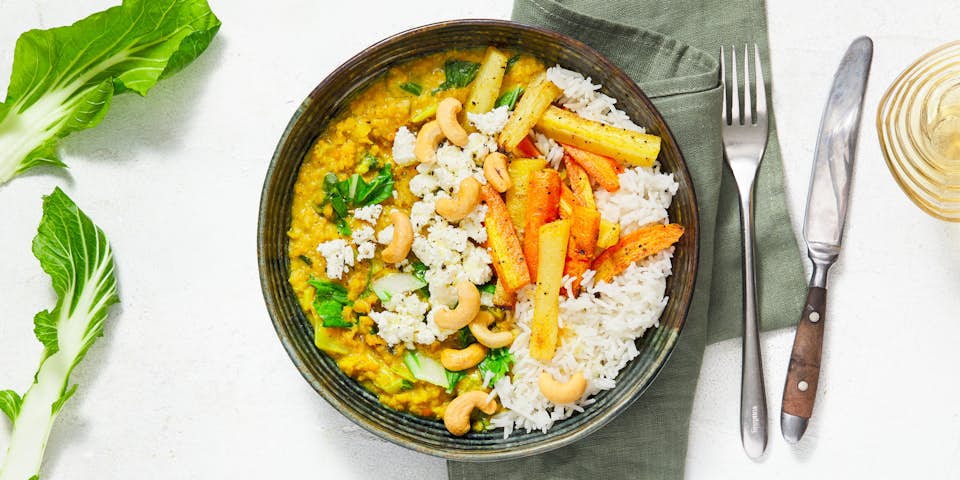 Linzendahl met paksoi, regenboogpeen, cashewnoten en feta | Maaltijdbox recepten