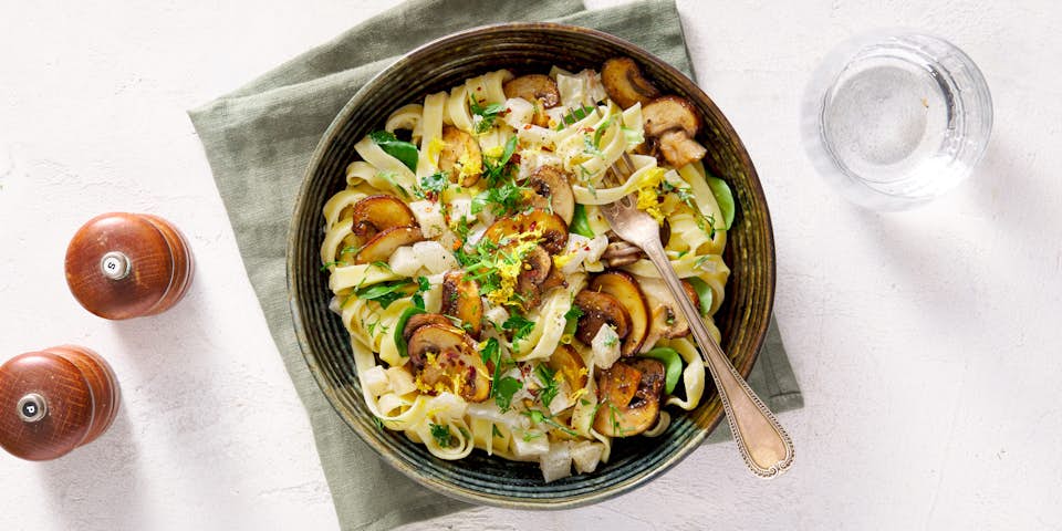 Romige tagliatelle met paddenstoelen, venkel, winterpostelein en citroen | Maaltijdbox recepten