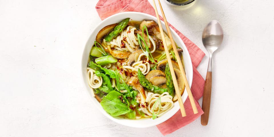 2024 22 VEGA VEGAN VEGASNEL udon noedels hokkai portobello oesterzwam asperge raapsteel 13939