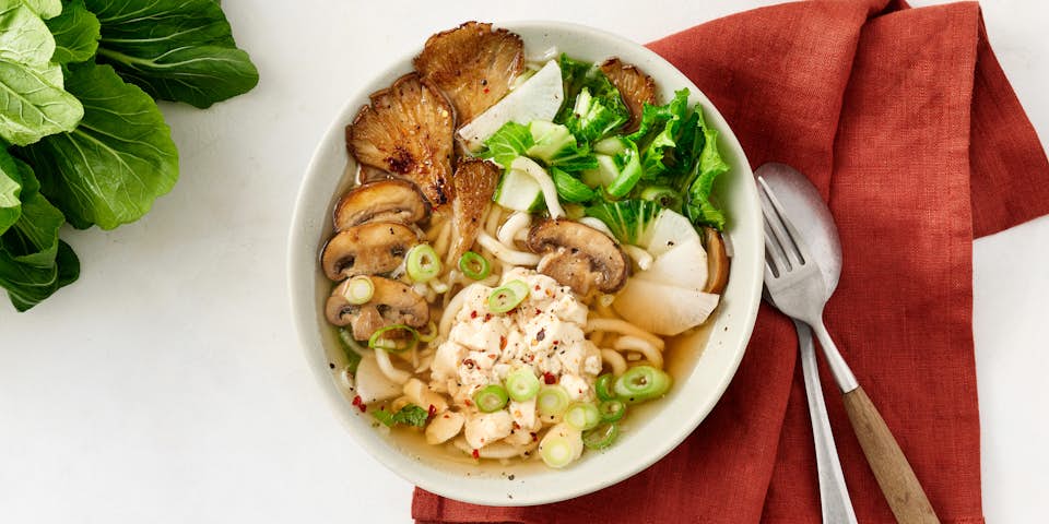 Ramen met paddenstoelen, paksoi, rettich en zijden tofu | Maaltijdbox recepten