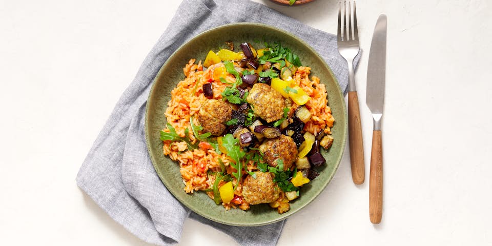 2025 21 WB Baharat kipgehaktballetjes basmatirijst tomaat aubergine paprika rucola 20657