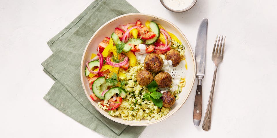 2025 25 WB tabouleh gierst kipkofte knoflooksaus komkommer tomaat gele paprika 15233
