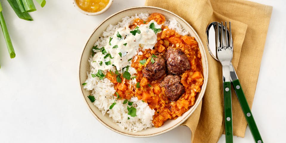 Indiase dahl met lamsgehaktballetjes, kruidenyoghurt en mango chutney | Maaltijdbox recepten
