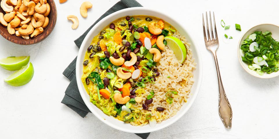 Indiase curry met bonen, spinazie en cashewnoten | Maaltijdbox recepten