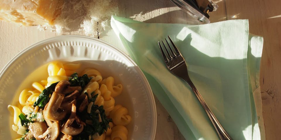 1339 Vegetarische Pasta Met Romige Spinazie En Champignons