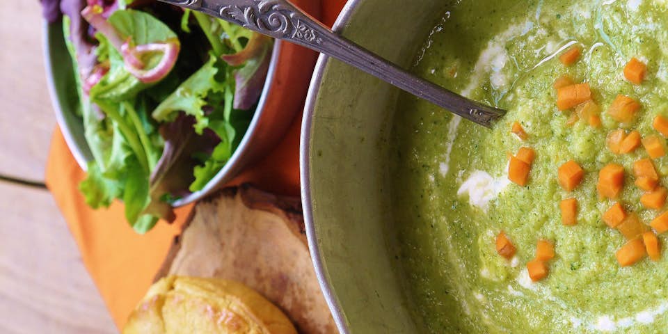 1402 Spinaziepie Met Broccoli Soep