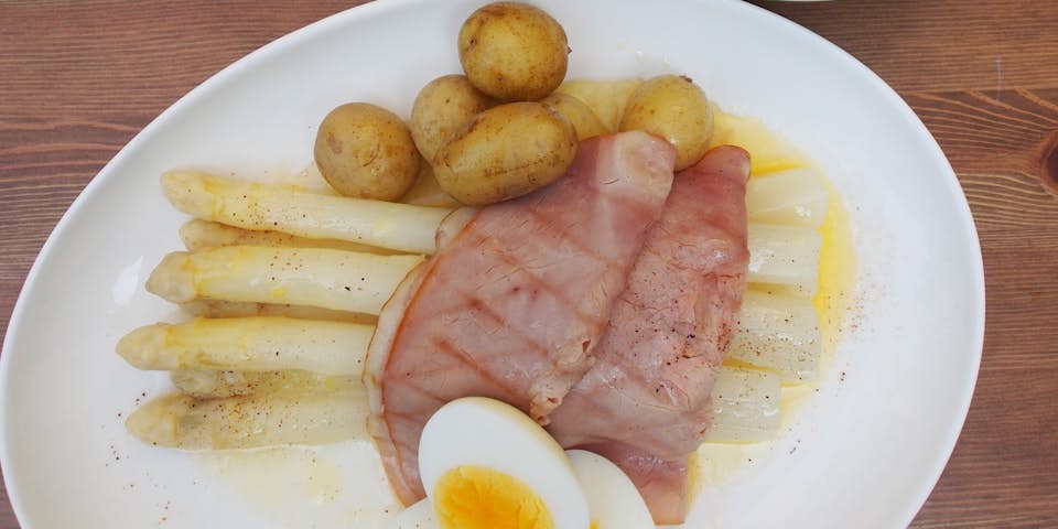1406 Klassieke Asperges Met Ei Boter En Ham