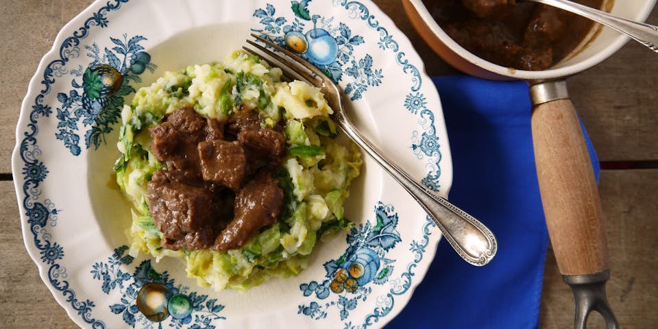 2950 Hertenstoofvlees Met Knolselderij Prei En Krulandijviestamp