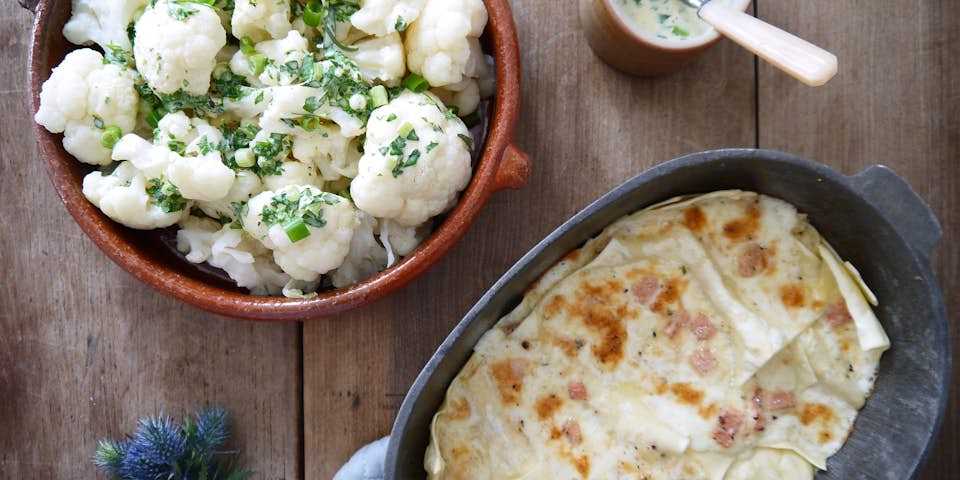 3387 Kruidenlasagne Uit De 15E Eeuw Met Bloemkool In Mosterdsaus Uit 19E Eeuw