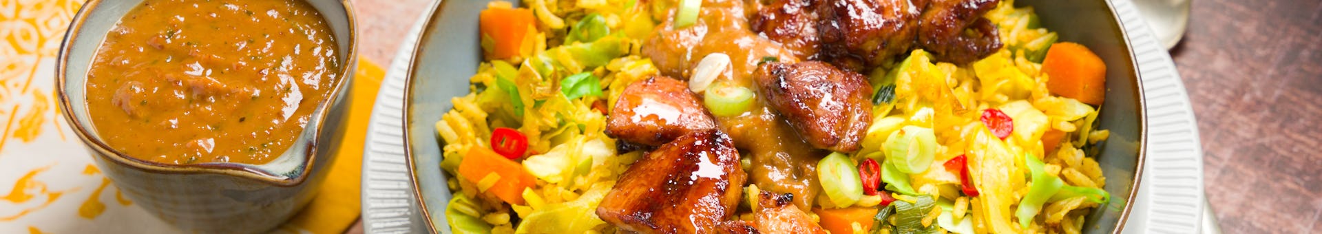 Wk 13 Nasi met kipstukjes en katjangsaus van Bartje Boemboe
