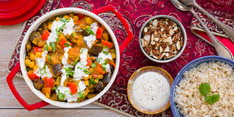 Iraans stoofpotje met aubergine paprika kikkererwten en amandelen | Maaltijdbox recepten