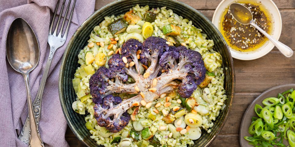Pesto risotto met paarse bloemkool steaks en za'atar | Maaltijdbox recepten