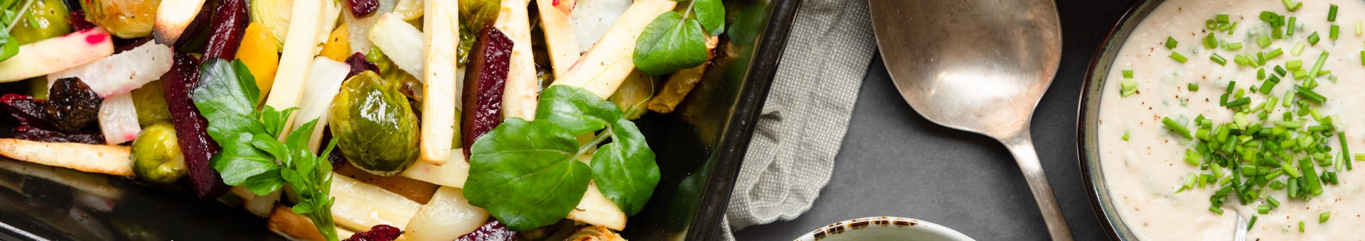 Gegrilde groenten en linzen met dubbeldip; romige boterbonendip en landcresspesto met oude geitenkaas | Maaltijdbox recepten