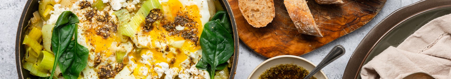 Groene shakshuka met prei spinazie zaatar | Maaltijdbox recepten
