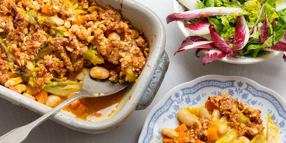 Wk 48 Venkel groene kool en witte bonen ovenschotel met crumble van vegan kaas en noten